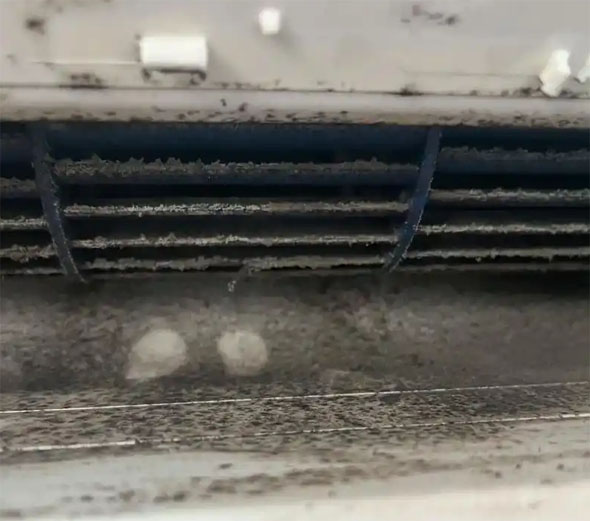 卢氏空调吹的风有股烧焦味是怎么回事